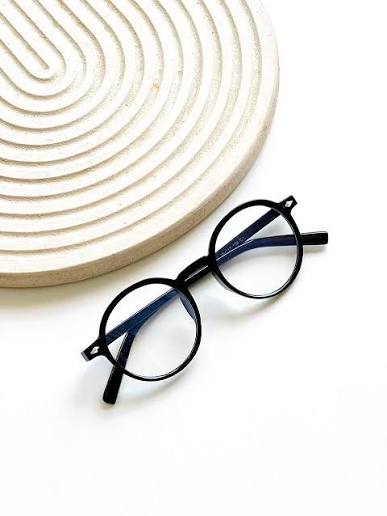 عدسی اسیلور (Essilor)